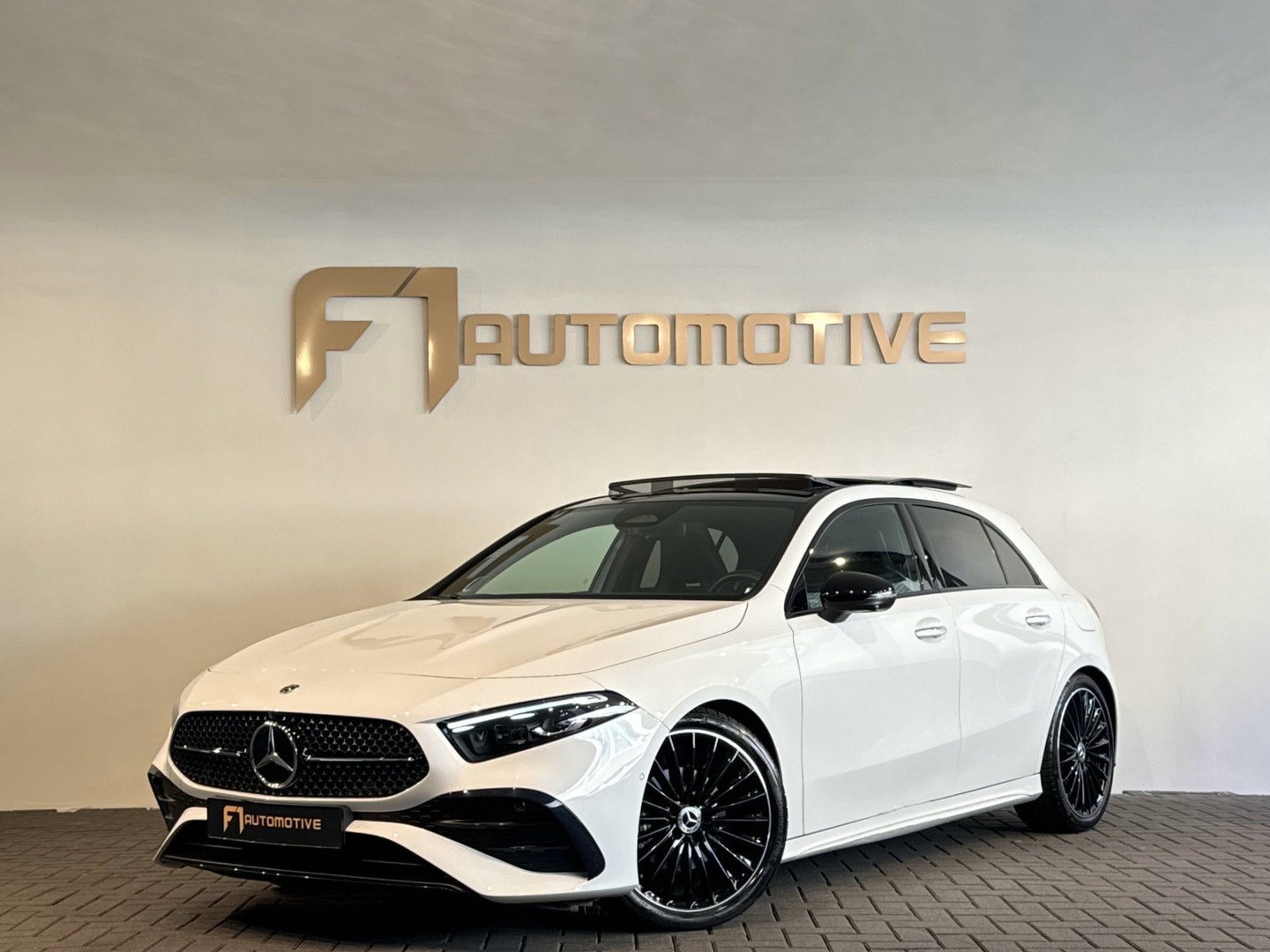 Mercedes-Benz A-Klasse 200 AMG Pano|Memory|HuD|Burmes|1e Eig