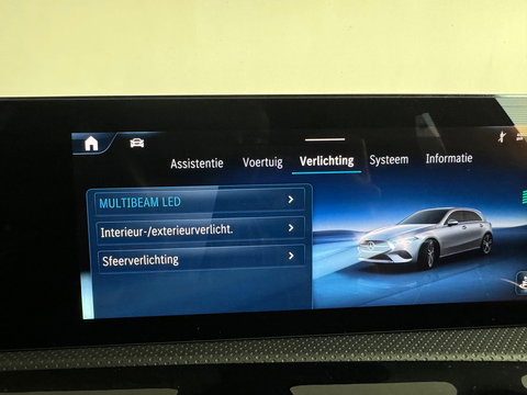 Mercedes-Benz A-Klasse 200 AMG Pano|Memory|HuD|Burmes|1e Eig