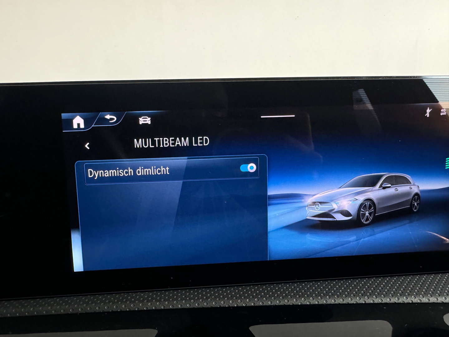 Mercedes-Benz A-Klasse 200 AMG Pano|Memory|HuD|Burmes|1e Eig