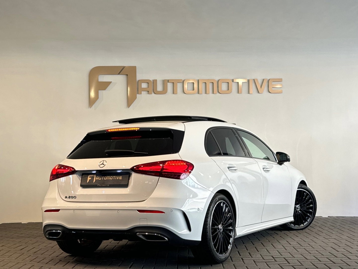 Mercedes-Benz A-Klasse 200 AMG Pano|Memory|HuD|Burmes|1e Eig