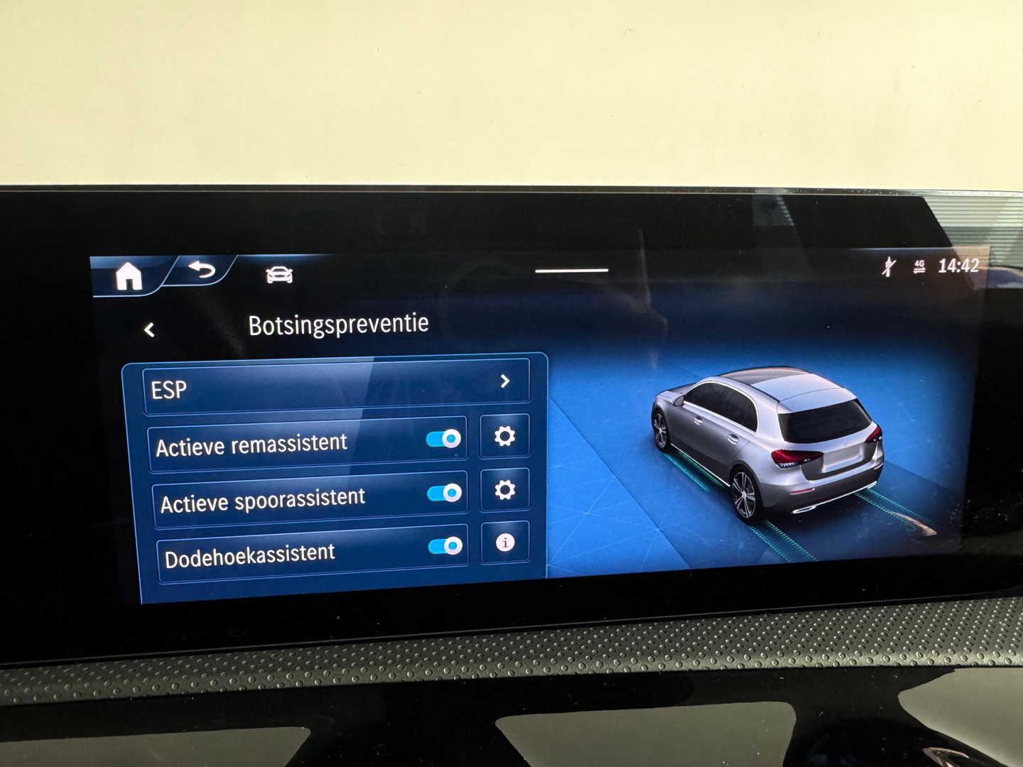 Mercedes-Benz A-Klasse 200 AMG Pano|Memory|HuD|Burmes|1e Eig