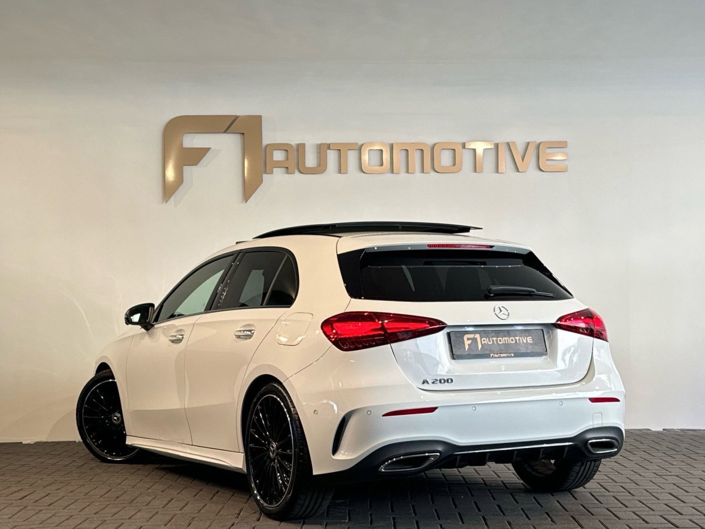 Mercedes-Benz A-Klasse 200 AMG Pano|Memory|HuD|Burmes|1e Eig