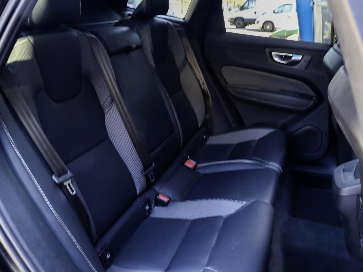 Volvo XC60 2.0 B4 Diesel AWD R-Design Panoramadak Harman Kardon