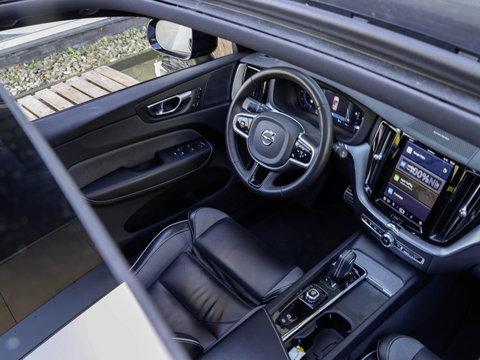 Volvo XC60 2.0 B4 Diesel AWD R-Design Panoramadak Harman Kardon