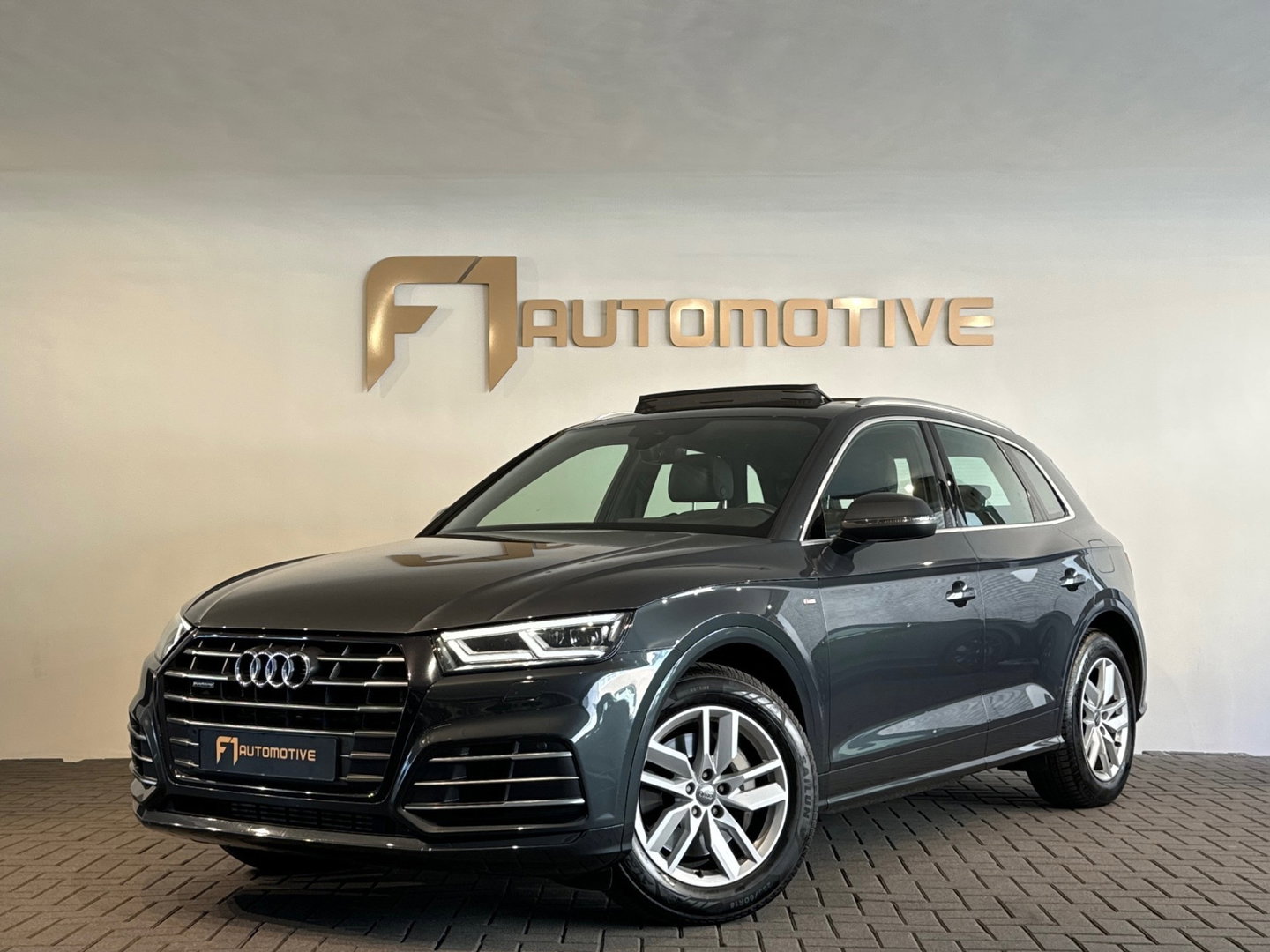 Audi Q5 50 TFSI e quattro Pro Line Pano|Luchtvering|Trekhaak