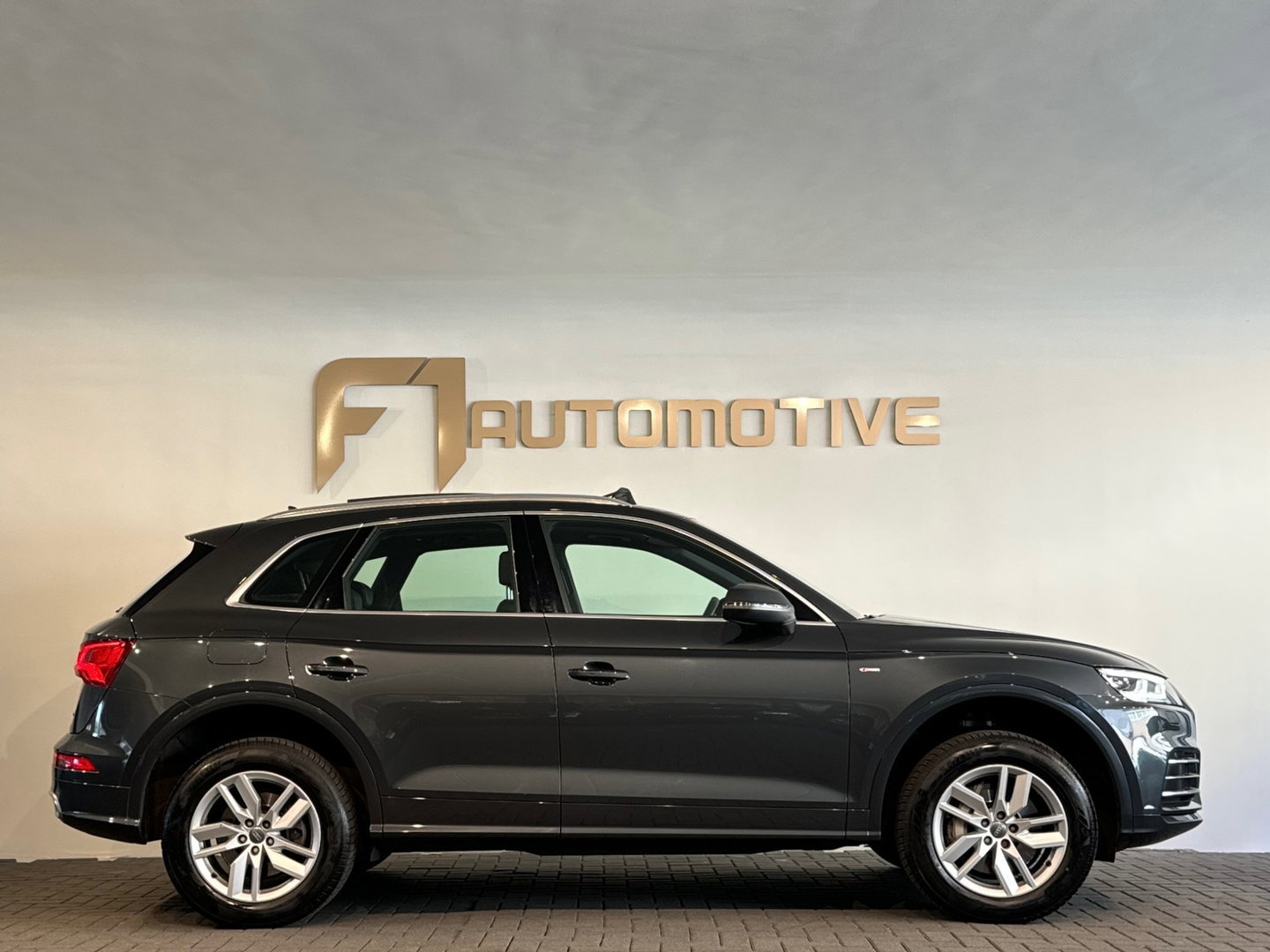 Audi Q5 50 TFSI e quattro Pro Line Pano|Luchtvering|Trekhaak