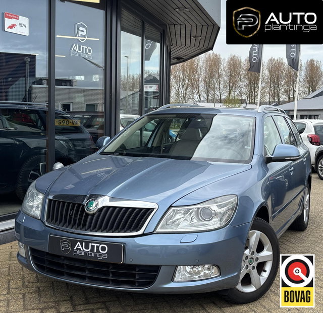Škoda Octavia - Combi 1.4 TSI Greentech Elegance Business Line 122PK | Nette Staat! | Nieuwe APK | Trekhaak | Parkeersensoren | Elektrisch schuif-/kanteldak | Cruise Control | Climate Control |