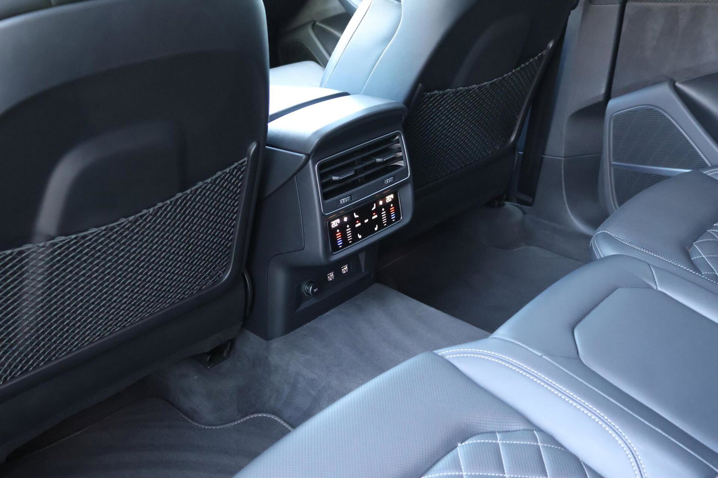 Audi SQ8 4.0 TDI TRI-TURBO Quattro ABT - 520HP/970NM / Full ABT-Sportpakket / 23'' / Softclose / 360 Camera