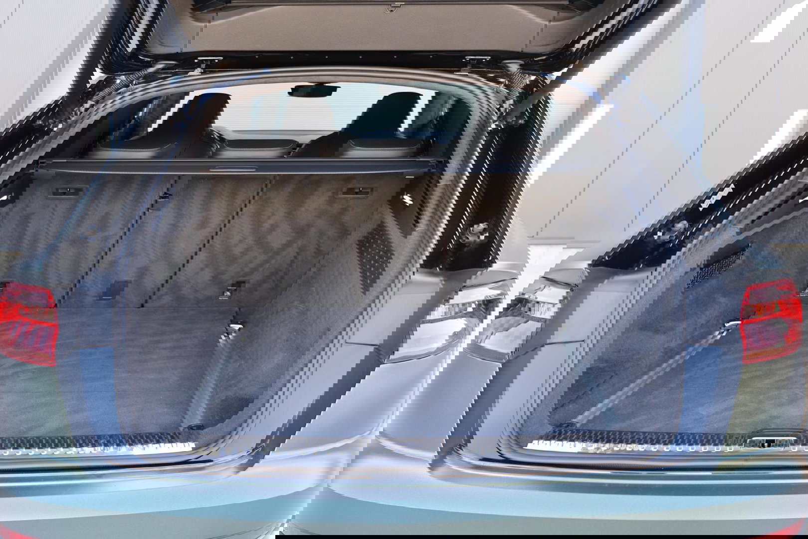 Audi SQ8 4.0 TDI TRI-TURBO Quattro ABT - 520HP/970NM / Full ABT-Sportpakket / 23'' / Softclose / 360 Camera