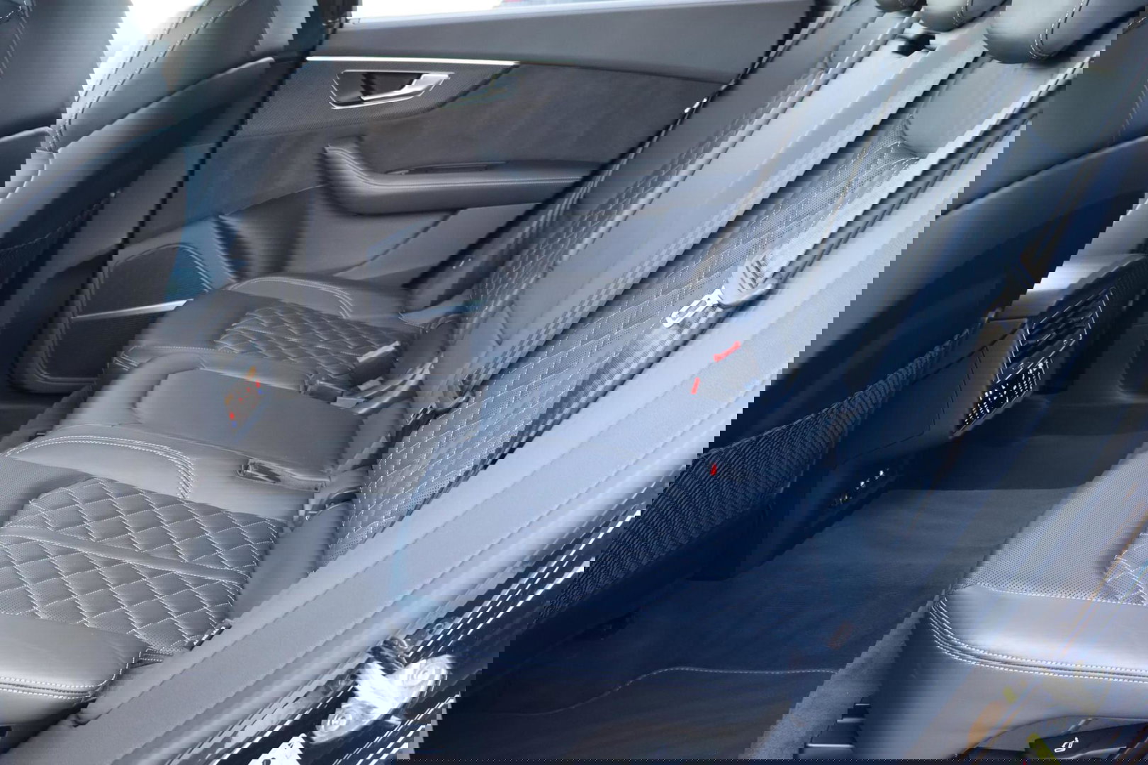 Audi SQ8 4.0 TDI TRI-TURBO Quattro ABT - 520HP/970NM / Full ABT-Sportpakket / 23'' / Softclose / 360 Camera