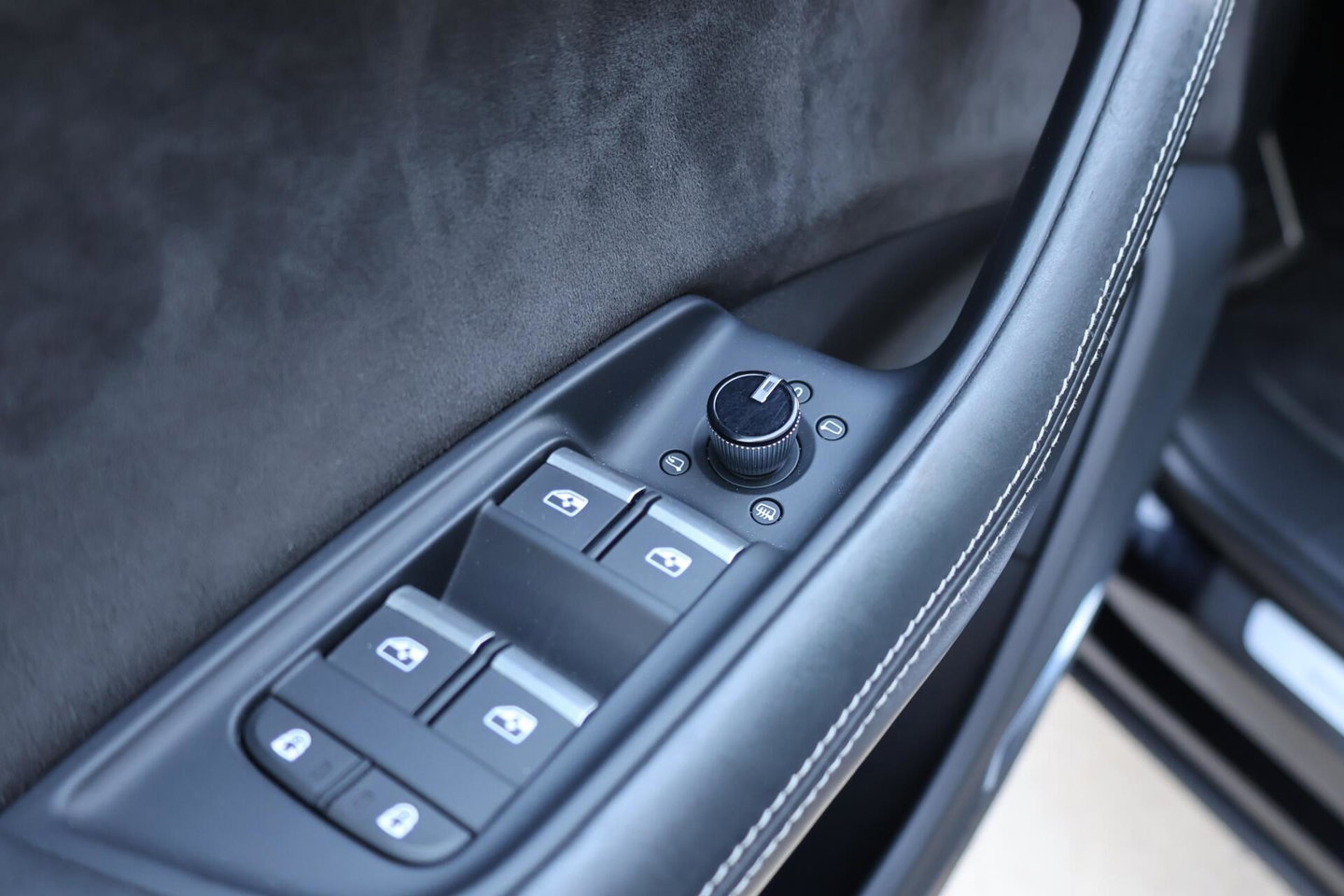 Audi SQ8 4.0 TDI TRI-TURBO Quattro ABT - 520HP/970NM / Full ABT-Sportpakket / 23'' / Softclose / 360 Camera