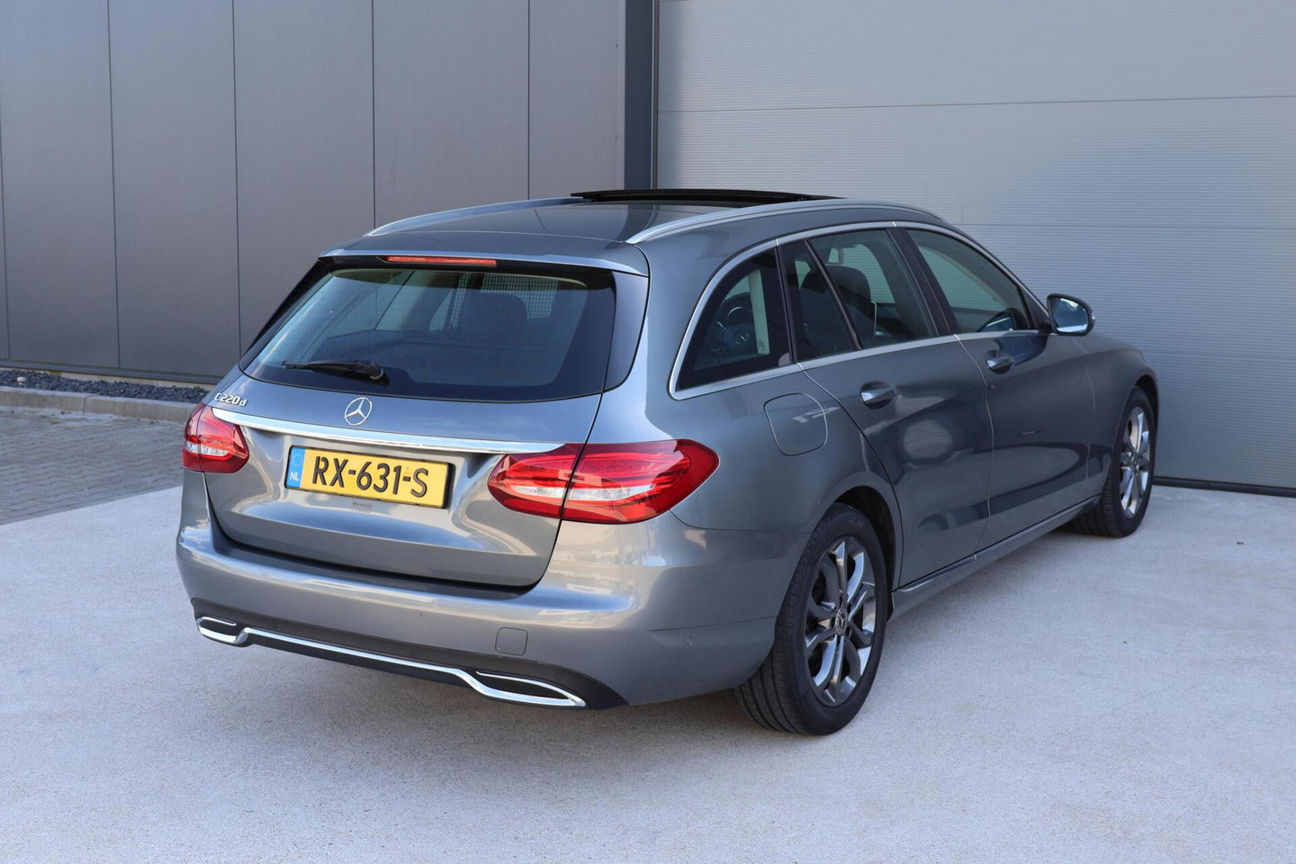 Mercedes-Benz C-Klasse Estate 220 CDI Premium Plus / Panoramadak / Elek. Trekhaak / Dealer onderhouden / BTW Auto