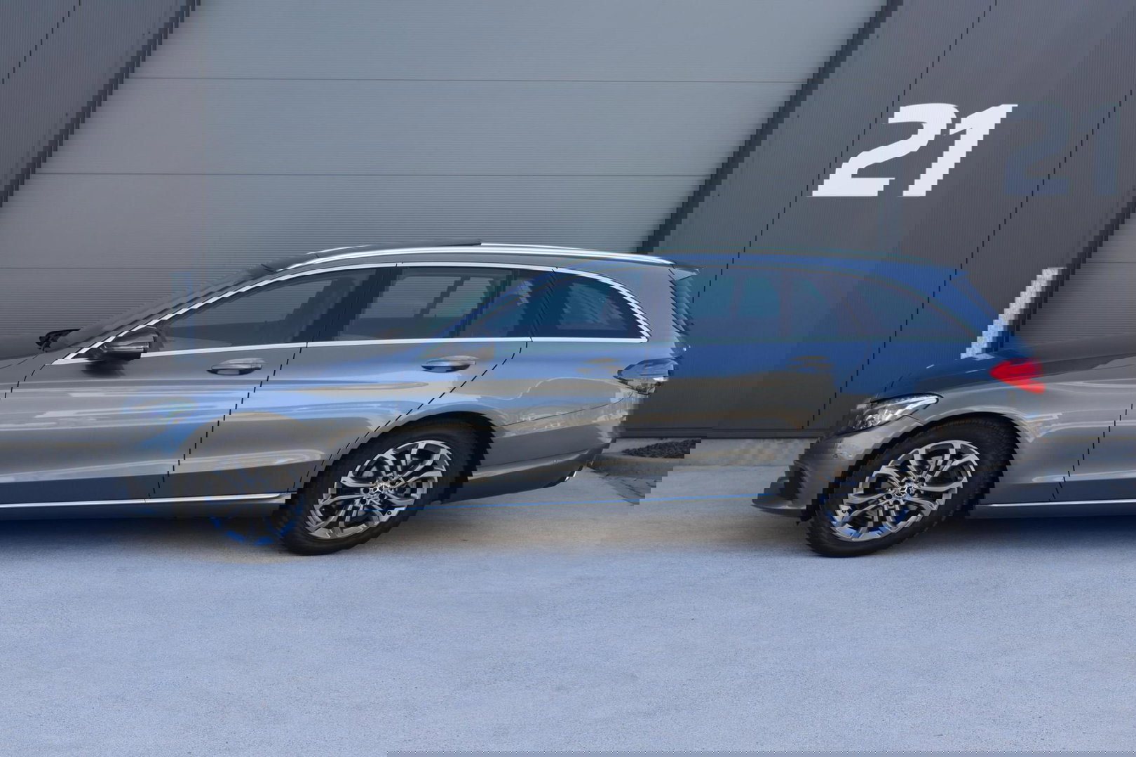 Mercedes-Benz C-Klasse Estate 220 CDI Premium Plus / Panoramadak / Elek. Trekhaak / Dealer onderhouden / BTW Auto