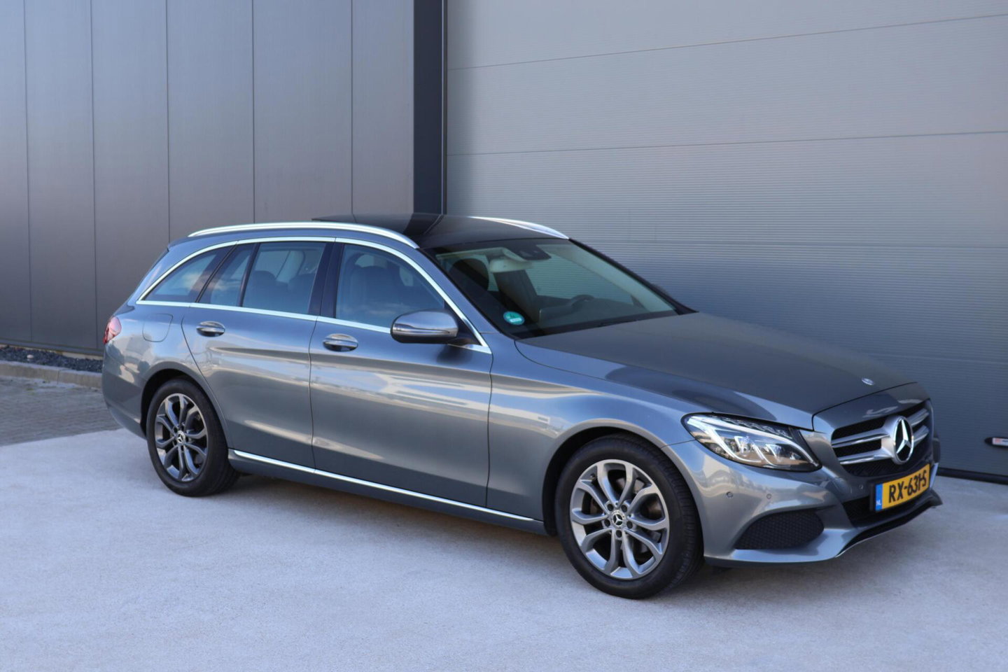 Mercedes-Benz C-Klasse Estate 220 CDI Premium Plus / Panoramadak / Elek. Trekhaak / Dealer onderhouden / BTW Auto