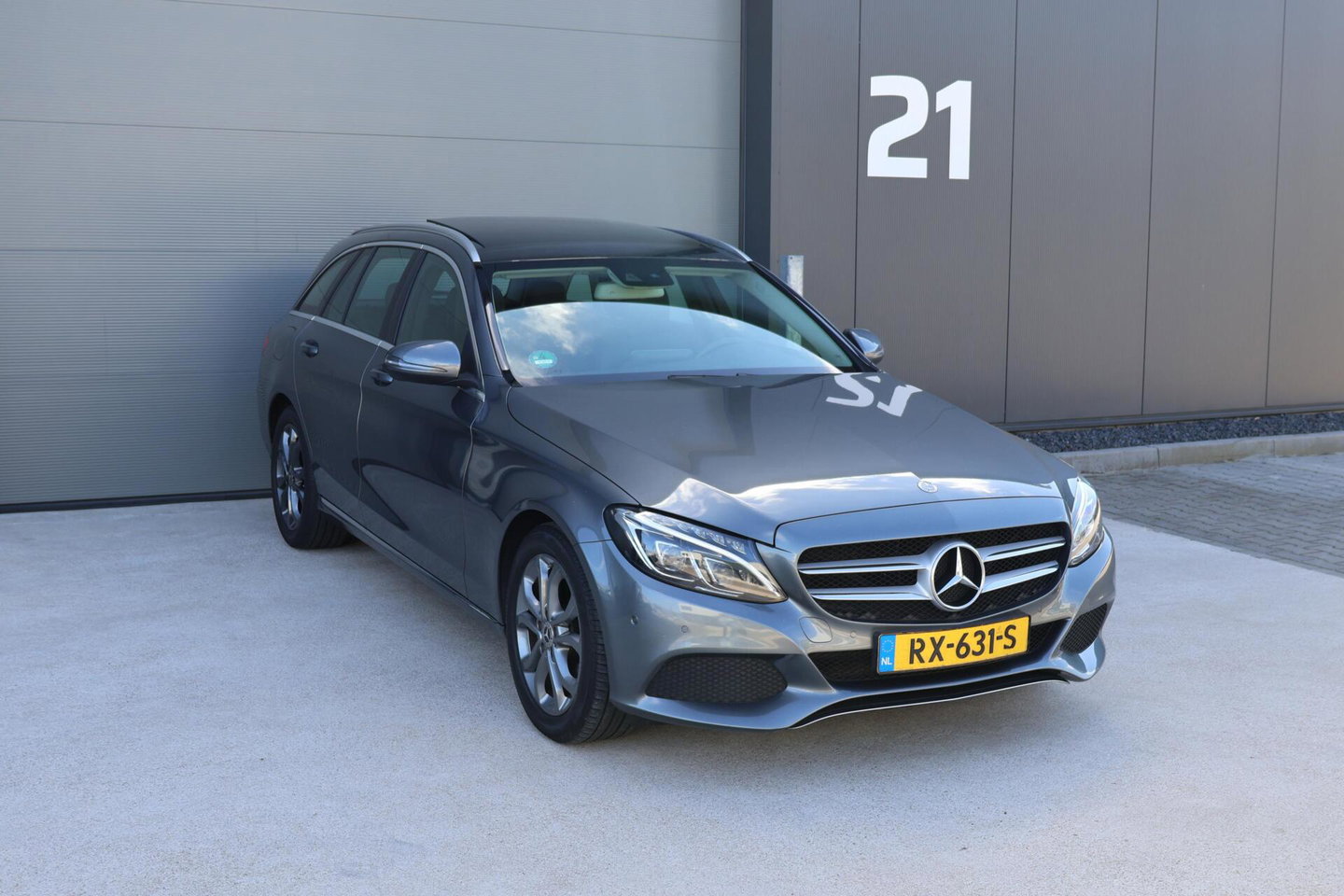 Mercedes-Benz C-Klasse Estate 220 CDI Premium Plus / Panoramadak / Elek. Trekhaak / Dealer onderhouden / BTW Auto