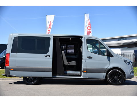 Mercedes-Benz Sprinter 319 V6 3.0 CDI L2H1 DC PB Edition Cruise, Camera, Carplay, 10,5'' Mbux, LED, Leder, Memorie, Trekhaak, 5 Zits, Uniek!