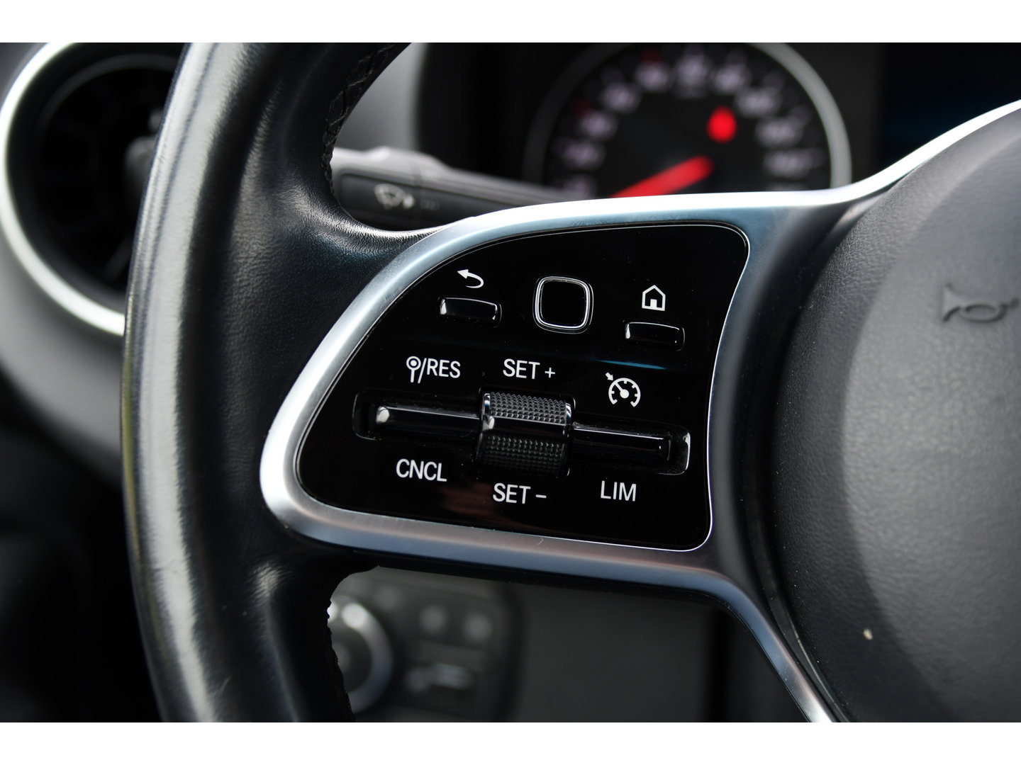 Mercedes-Benz Sprinter 319 V6 3.0 CDI L2H1 DC PB Edition Cruise, Camera, Carplay, 10,5'' Mbux, LED, Leder, Memorie, Trekhaak, 5 Zits, Uniek!