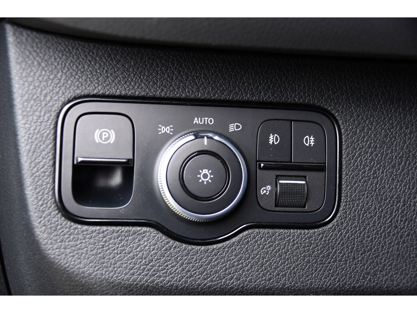 Mercedes-Benz Sprinter 319 V6 3.0 CDI L2H1 DC PB Edition Cruise, Camera, Carplay, 10,5'' Mbux, LED, Leder, Memorie, Trekhaak, 5 Zits, Uniek!