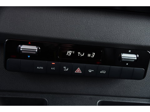 Mercedes-Benz Sprinter 319 V6 3.0 CDI L2H1 DC PB Edition Cruise, Camera, Carplay, 10,5'' Mbux, LED, Leder, Memorie, Trekhaak, 5 Zits, Uniek!