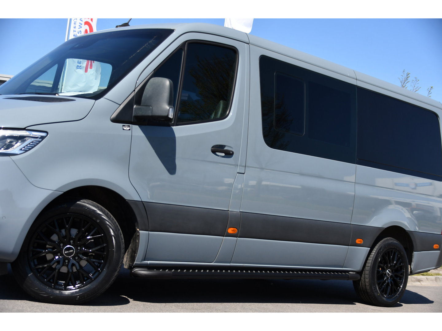 Mercedes-Benz Sprinter 319 V6 3.0 CDI L2H1 DC PB Edition Cruise, Camera, Carplay, 10,5'' Mbux, LED, Leder, Memorie, Trekhaak, 5 Zits, Uniek!