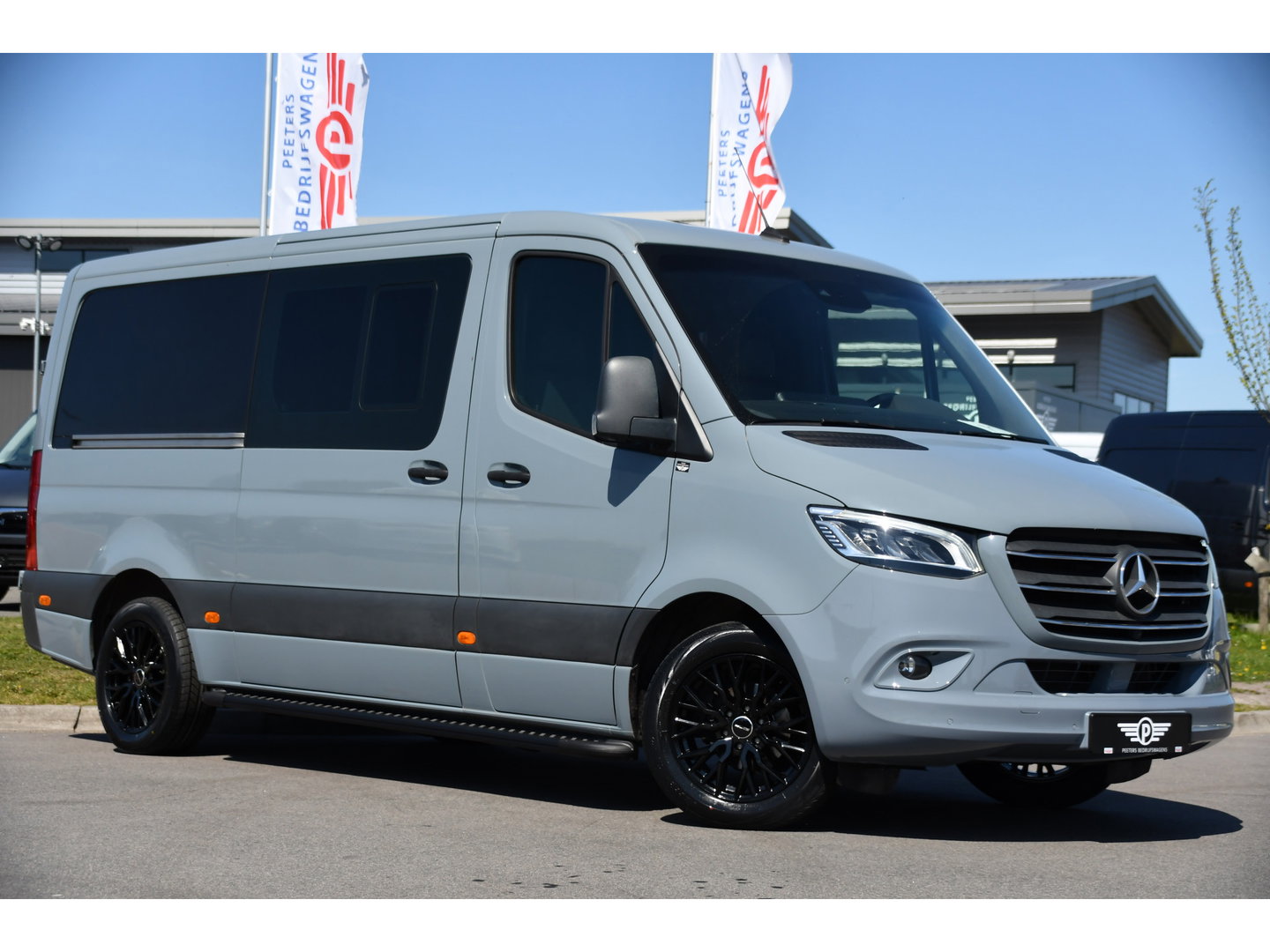 Mercedes-Benz Sprinter 319 V6 3.0 CDI L2H1 DC PB Edition Cruise, Camera, Carplay, 10,5'' Mbux, LED, Leder, Memorie, Trekhaak, 5 Zits, Uniek!