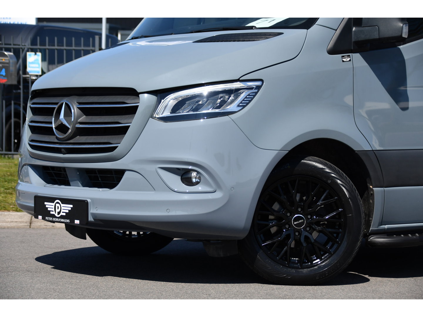 Mercedes-Benz Sprinter 319 V6 3.0 CDI L2H1 DC PB Edition Cruise, Camera, Carplay, 10,5'' Mbux, LED, Leder, Memorie, Trekhaak, 5 Zits, Uniek!