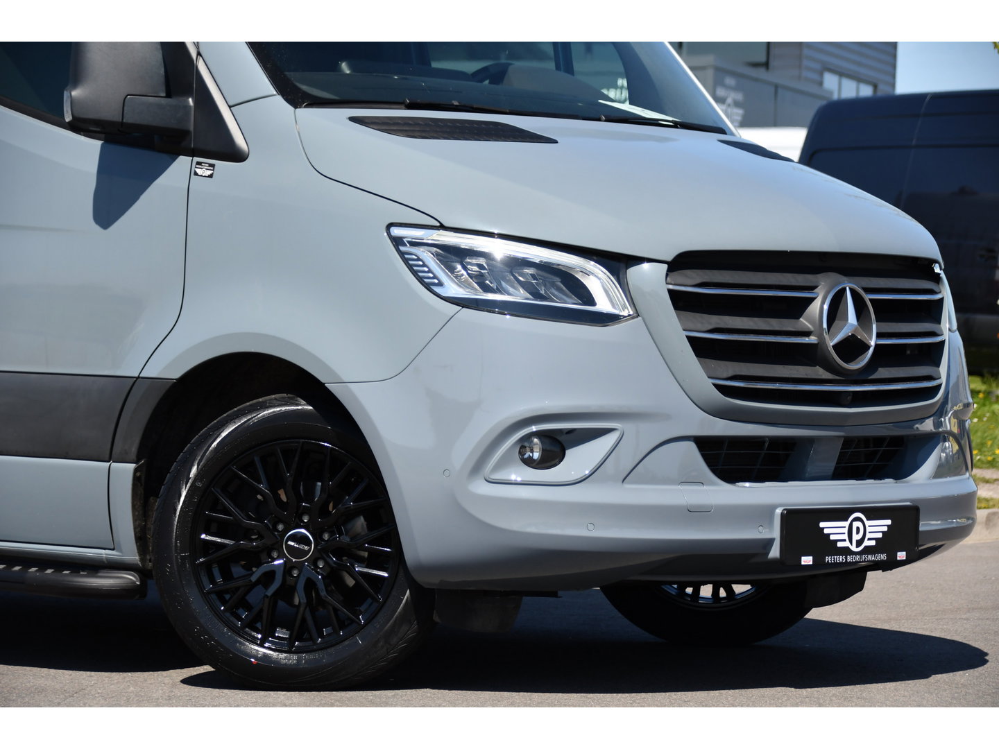 Mercedes-Benz Sprinter 319 V6 3.0 CDI L2H1 DC PB Edition Cruise, Camera, Carplay, 10,5'' Mbux, LED, Leder, Memorie, Trekhaak, 5 Zits, Uniek!