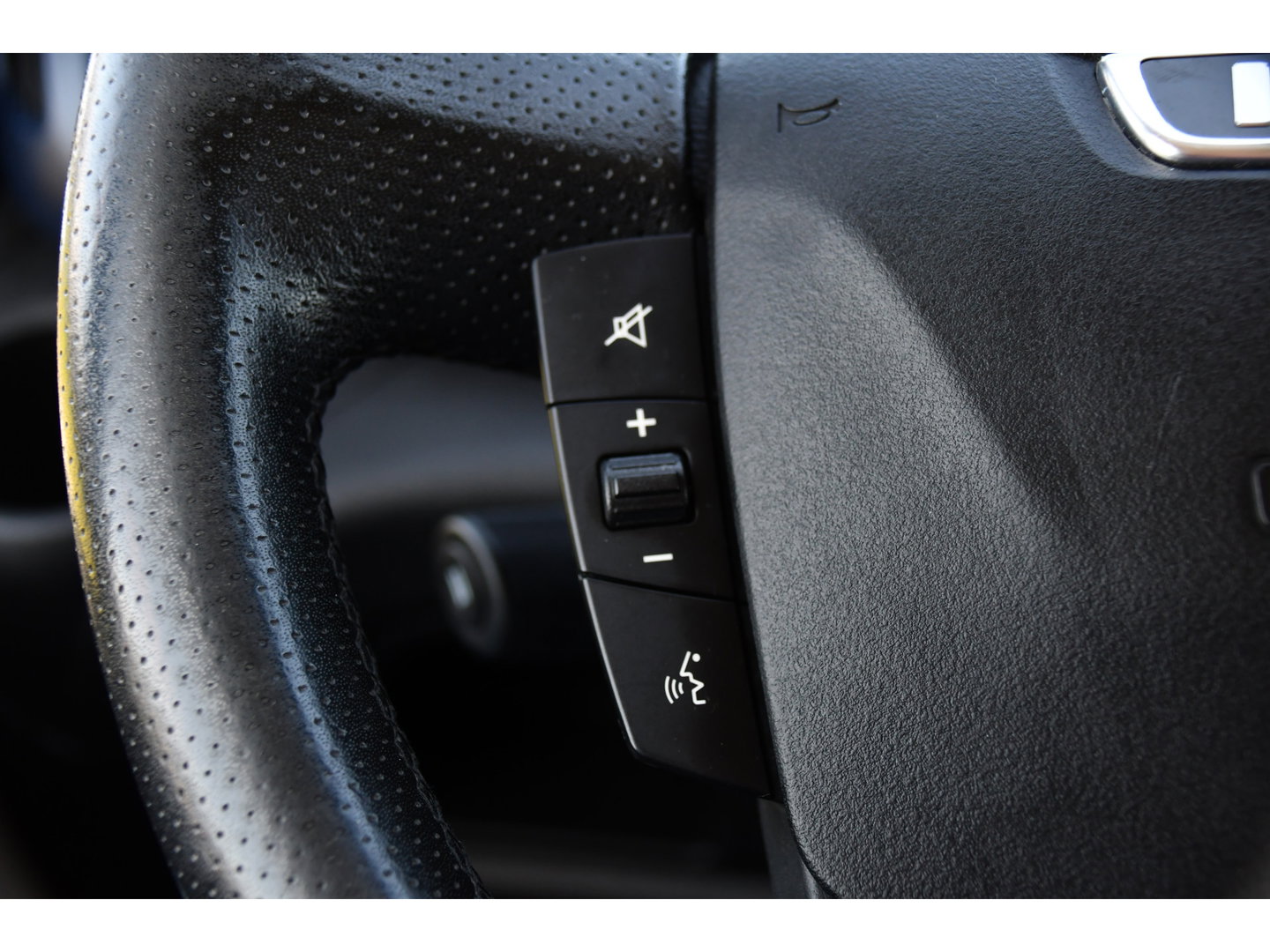 Iveco Daily 35S16V 2.3 352 H3 L Black Edition Camera, Airco, 3500kg Trekhaak, 155pk, Automaat, Clima, Navi, Uniek!