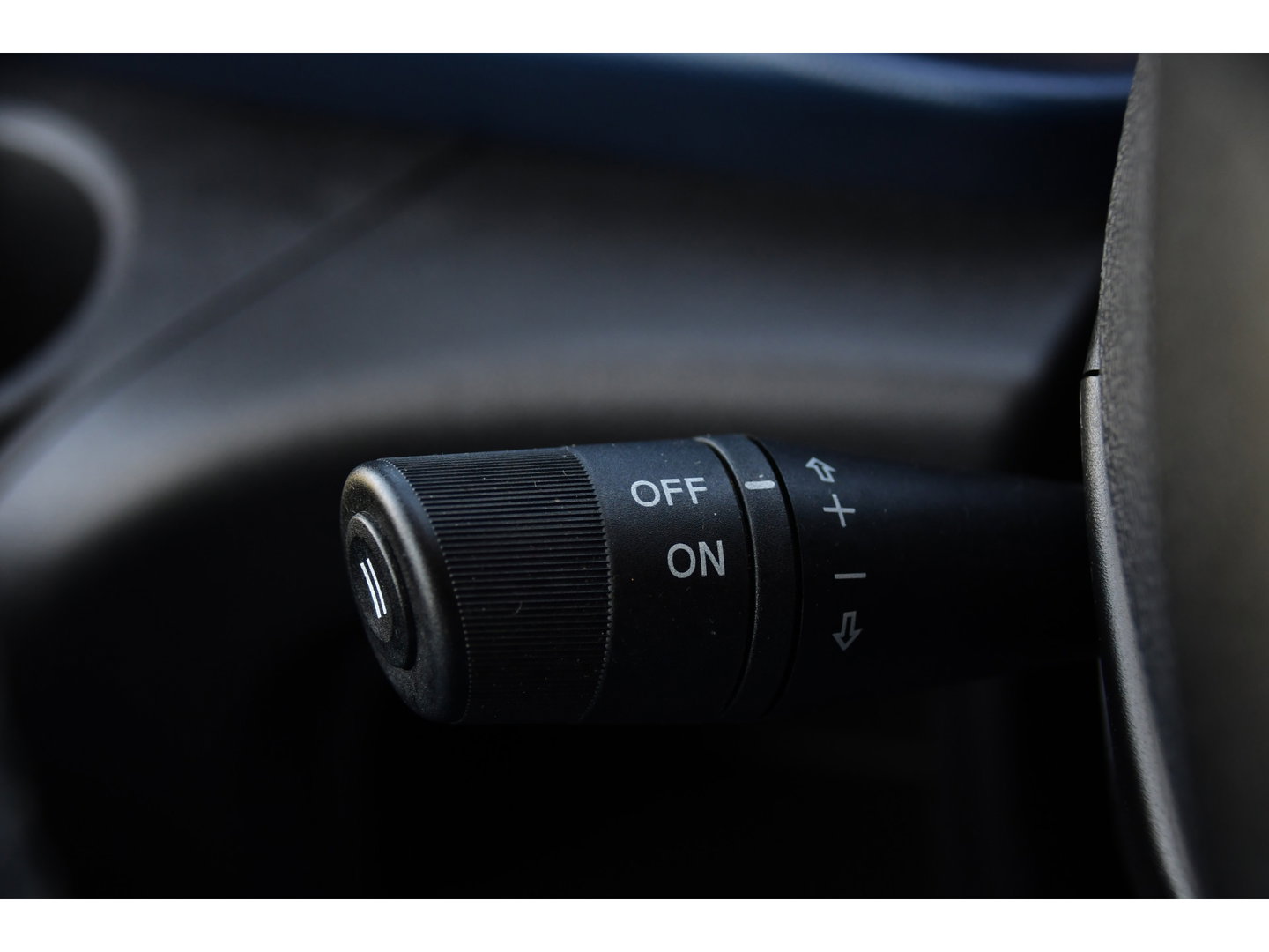 Iveco Daily 35S16V 2.3 352 H3 L Black Edition Camera, Airco, 3500kg Trekhaak, 155pk, Automaat, Clima, Navi, Uniek!