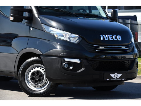 Iveco Daily 35S16V 2.3 352 H3 L Black Edition Camera, Airco, 3500kg Trekhaak, 155pk, Automaat, Clima, Navi, Uniek!