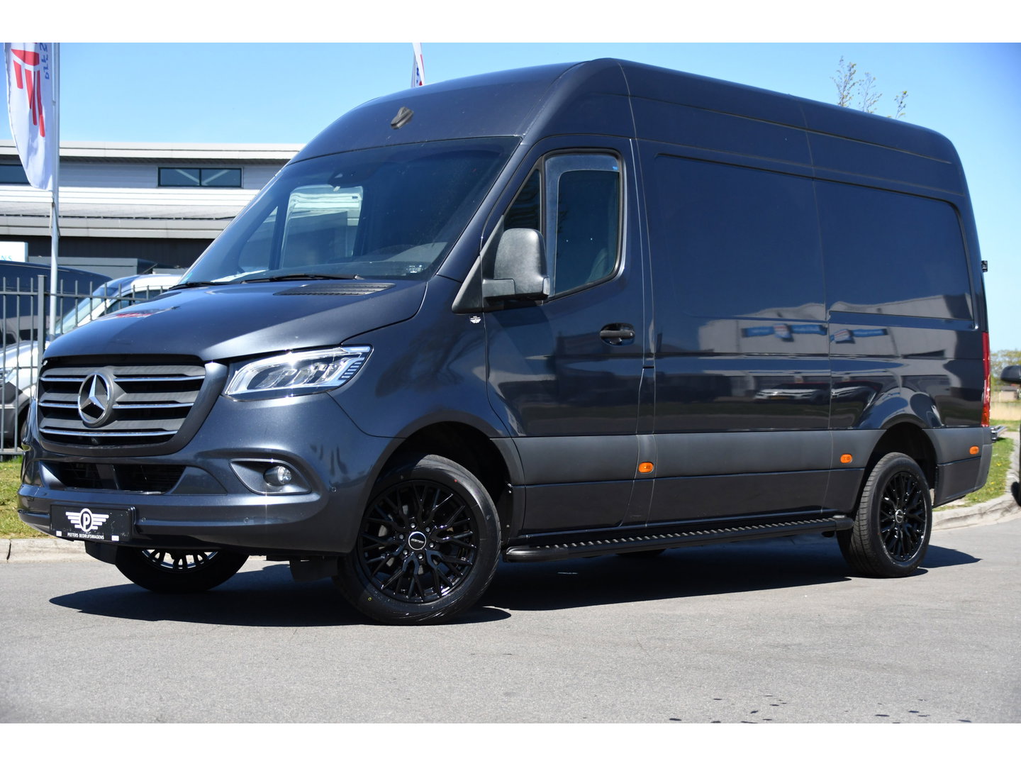 Mercedes-Benz Sprinter 319 V6 3.0 CDI L2H2 PB Edition Cruise, 360 Camera, Carplay, LED, 3500kg Trekhaak, 10,5'' Mbux, 190pk, Automaat, Voorruit verwarming, Uniek!