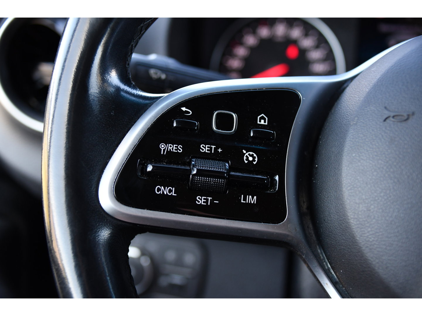 Mercedes-Benz Sprinter 319 V6 3.0 CDI L2H2 PB Edition Cruise, 360 Camera, Carplay, LED, 3500kg Trekhaak, 10,5'' Mbux, 190pk, Automaat, Voorruit verwarming, Uniek!