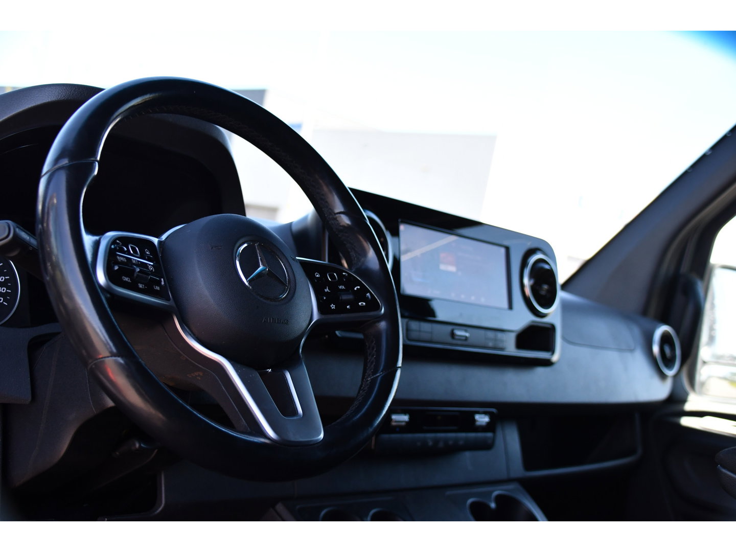 Mercedes-Benz Sprinter 319 V6 3.0 CDI L2H2 PB Edition Cruise, 360 Camera, Carplay, LED, 3500kg Trekhaak, 10,5'' Mbux, 190pk, Automaat, Voorruit verwarming, Uniek!