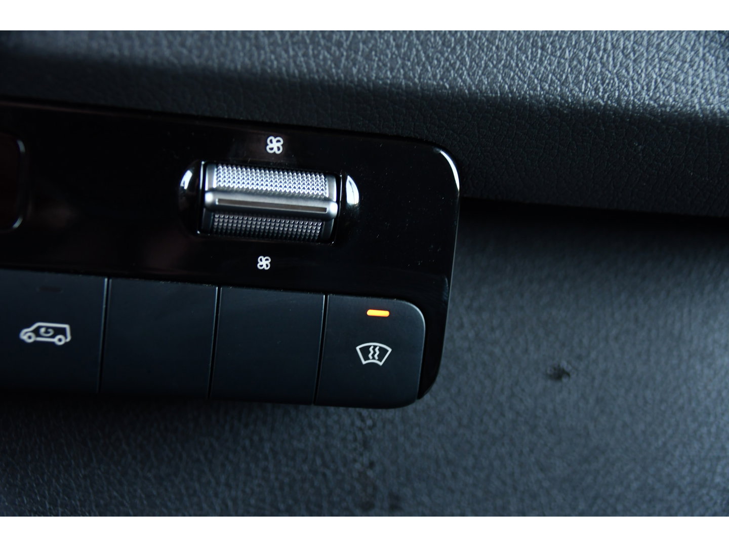 Mercedes-Benz Sprinter 319 V6 3.0 CDI L2H2 PB Edition Cruise, 360 Camera, Carplay, LED, 3500kg Trekhaak, 10,5'' Mbux, 190pk, Automaat, Voorruit verwarming, Uniek!