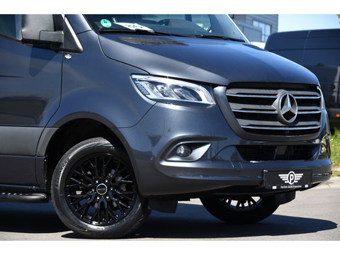 Mercedes-Benz Sprinter 319 V6 3.0 CDI L2H2 PB Edition Cruise, 360 Camera, Carplay, LED, 3500kg Trekhaak, 10,5'' Mbux, 190pk, Automaat, Voorruit verwarming, Uniek!