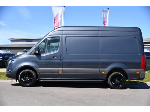 Mercedes-Benz Sprinter 319 V6 3.0 CDI L2H2 PB Edition Cruise, 360 Camera, Carplay, LED, 3500kg Trekhaak, 10,5'' Mbux, 190pk, Automaat, Voorruit verwarming, Uniek!