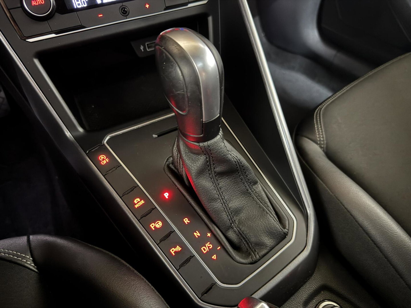 Volkswagen Polo 1.0 TSI R-Line Pano Virtual DSG CarPlay NAP