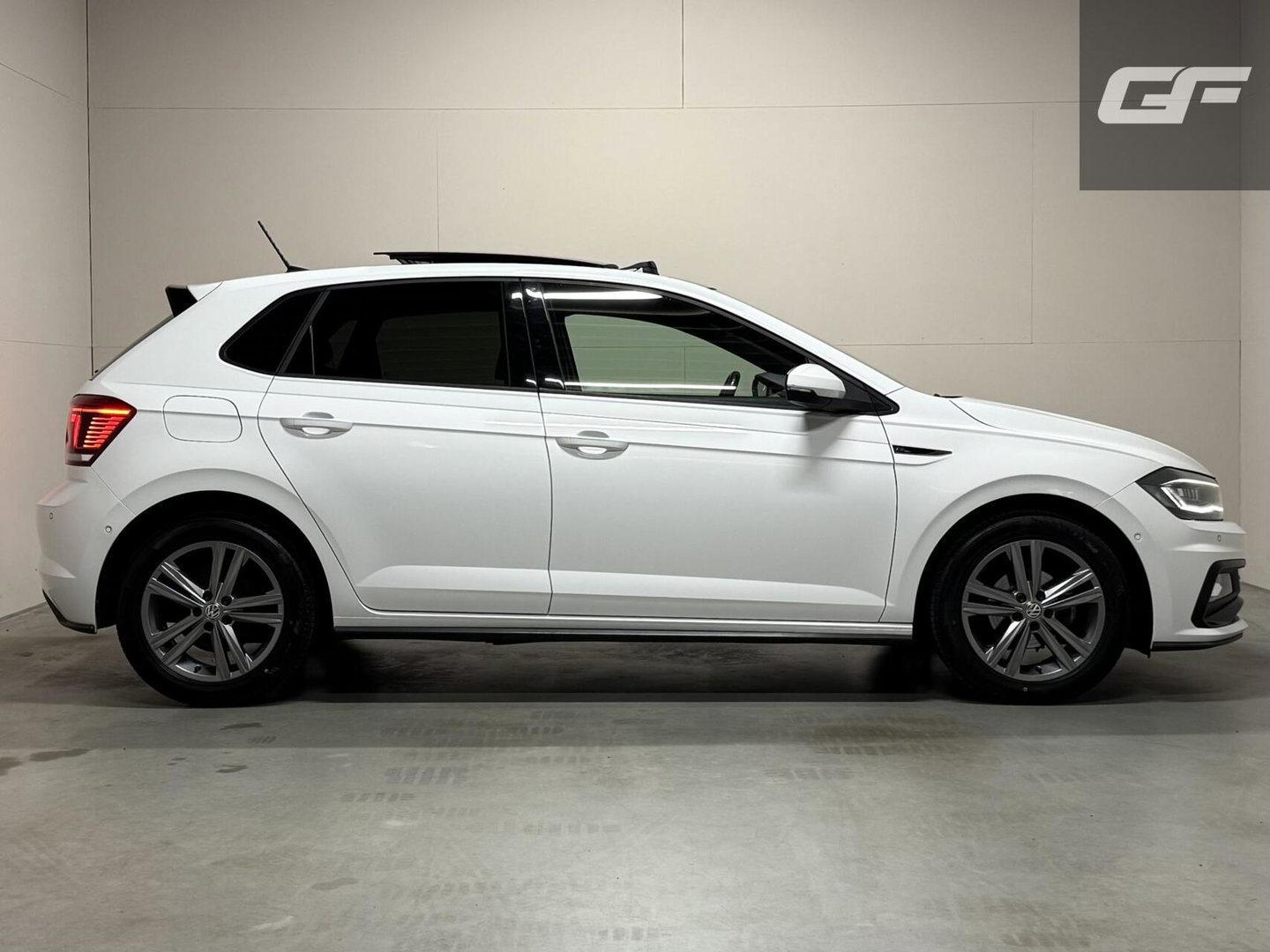 Volkswagen Polo 1.0 TSI R-Line Pano Virtual DSG CarPlay NAP
