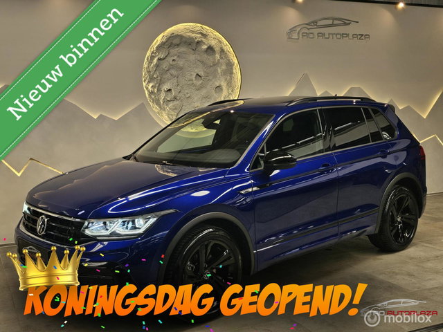 Volkswagen Tiguan - 1.5 TSI R-Line Panorama/Lapiz Blue/Black Style
