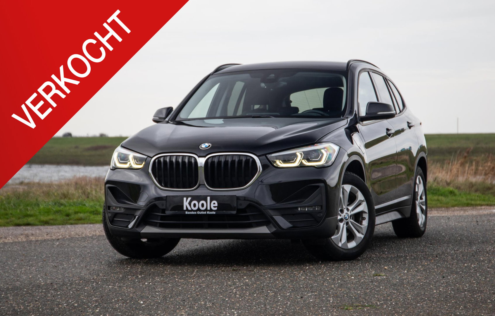 BMW X1 xDrive25e Executive CAMERA / CARPLAY / HEAD UP DISPLAY / LEDER / LED / CRUISE CONTROLE / STOELVERWARMING