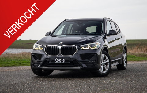 BMW X1 xDrive25e Executive CAMERA / CARPLAY / HEAD UP DISPLAY / LEDER / LED / CRUISE CONTROLE / STOELVERWARMING