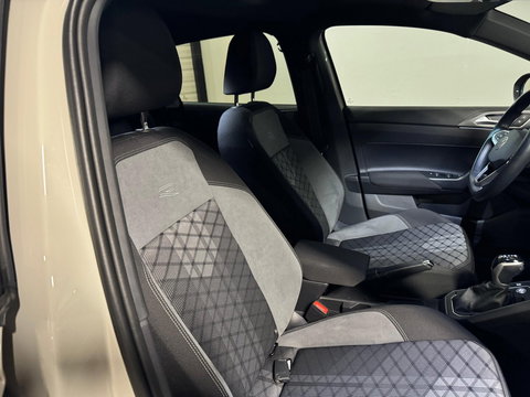Volkswagen Taigo 1.5 TSI 3x R-Line PANO KEYLESS VOL'