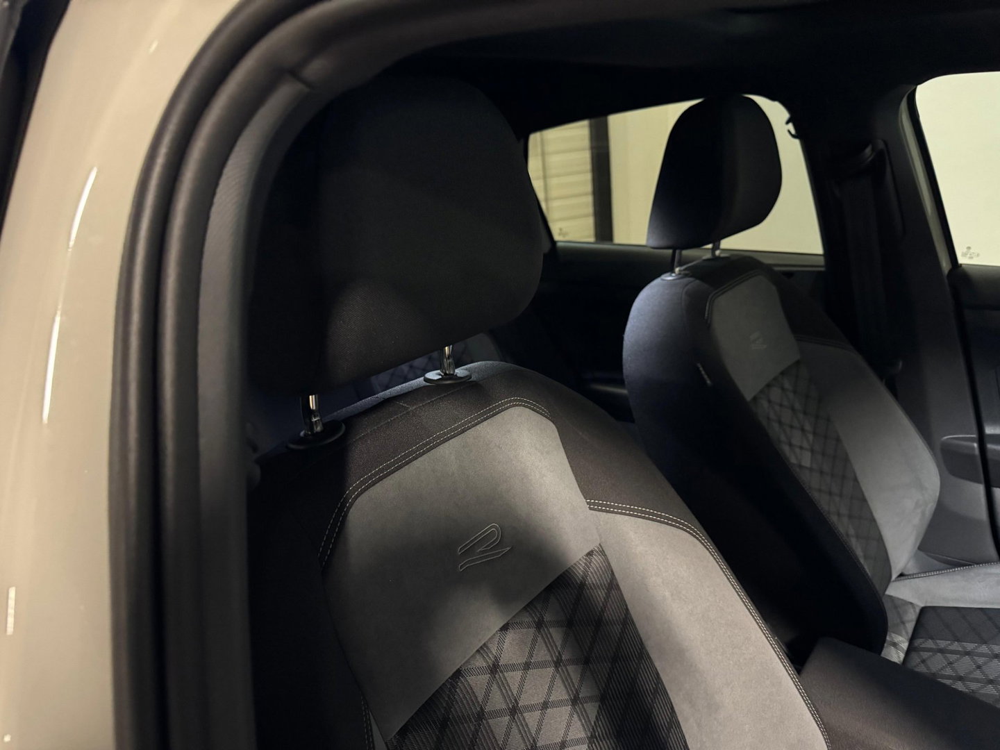 Volkswagen Taigo 1.5 TSI 3x R-Line PANO KEYLESS VOL'