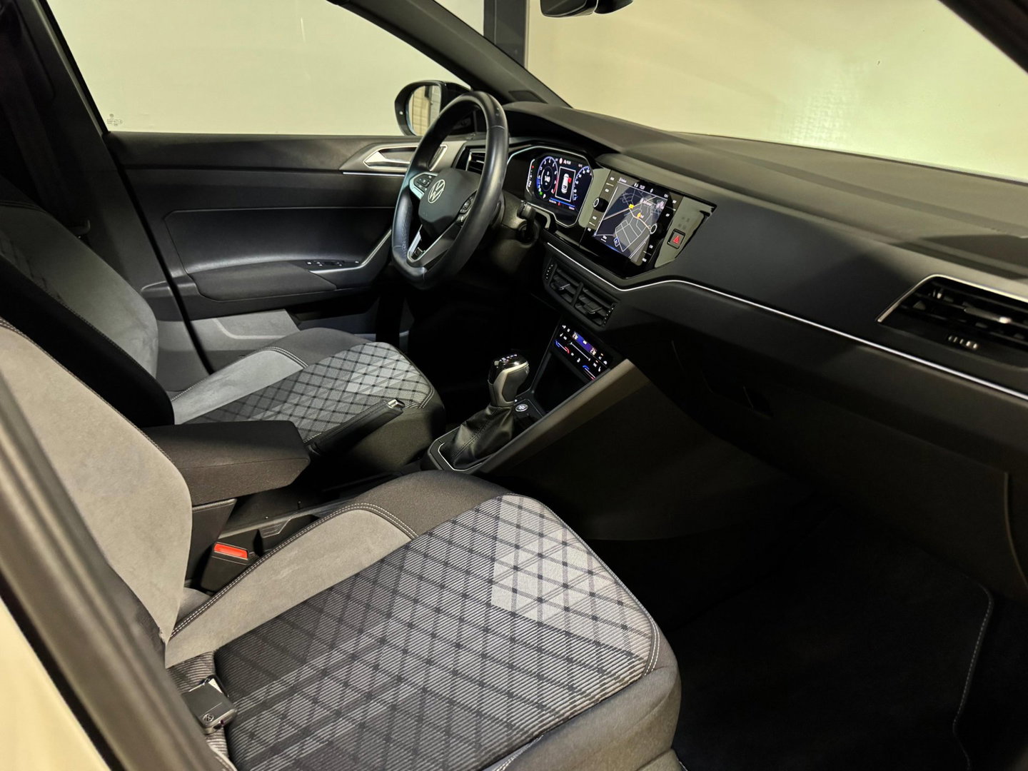 Volkswagen Taigo 1.5 TSI 3x R-Line PANO KEYLESS VOL'