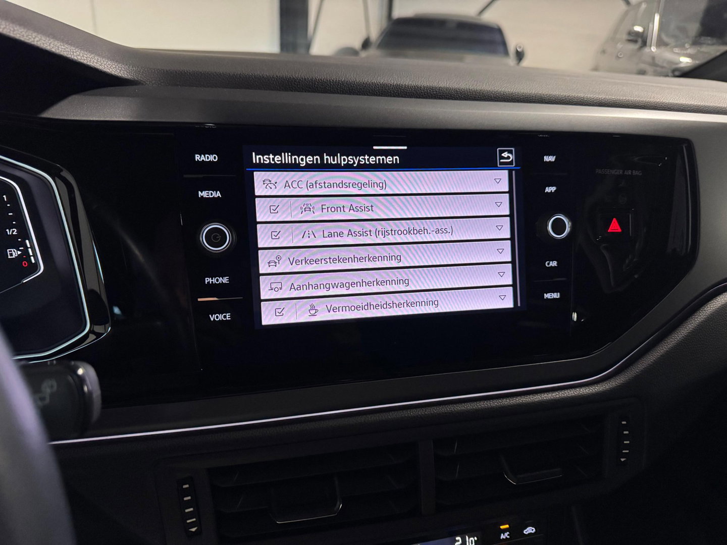 Volkswagen Taigo 1.5 TSI 3x R-Line PANO KEYLESS VOL'