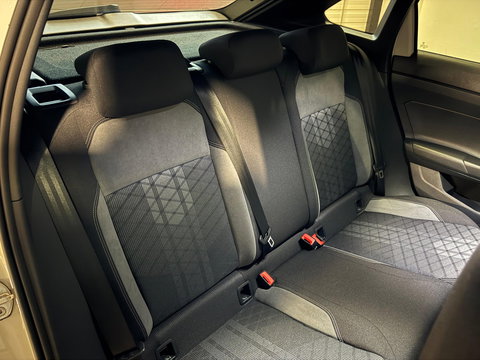 Volkswagen Taigo 1.5 TSI 3x R-Line PANO KEYLESS VOL'