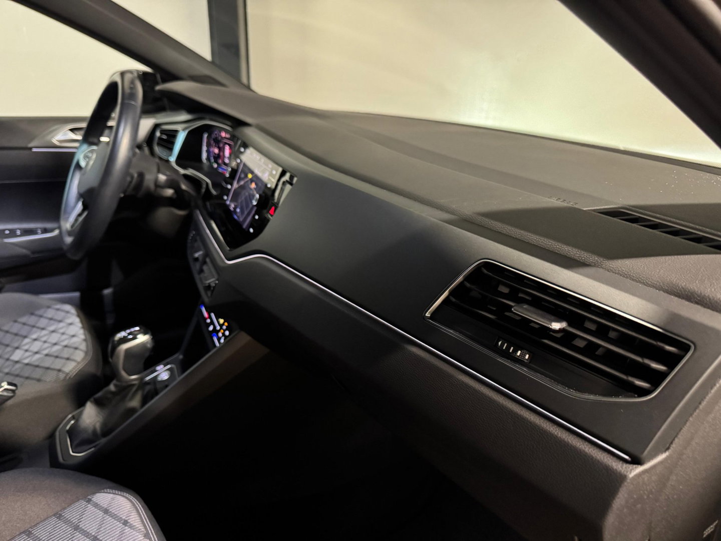 Volkswagen Taigo 1.5 TSI 3x R-Line PANO KEYLESS VOL'