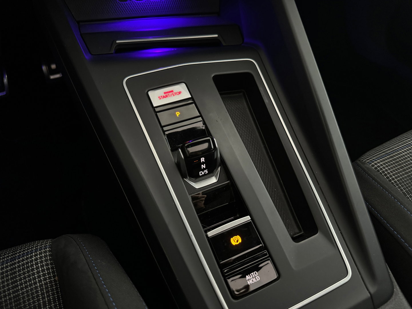 Volkswagen Golf 1.4 eHybrid GTE Pano|Keyless|IQ|Sfeer|In.BTW