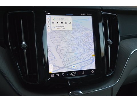 Volvo XC60 T6 Hybride AWD Ultimate Bright LONG RANGE | Luchtvering | Massage | Head-Up Display | Stoelventilatie | Panoramadak |