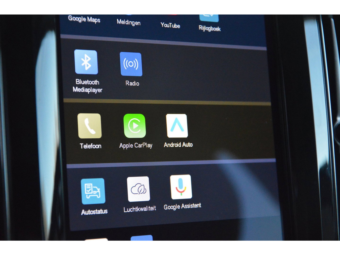 Volvo XC60 T6 Hybride AWD Ultimate Bright LONG RANGE | Luchtvering | Massage | Head-Up Display | Stoelventilatie | Panoramadak |